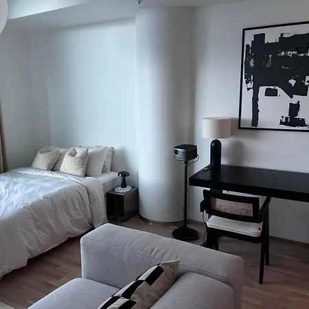 Cool Living In Modern, Chic 14th-floor Studio Διαμέρισμα